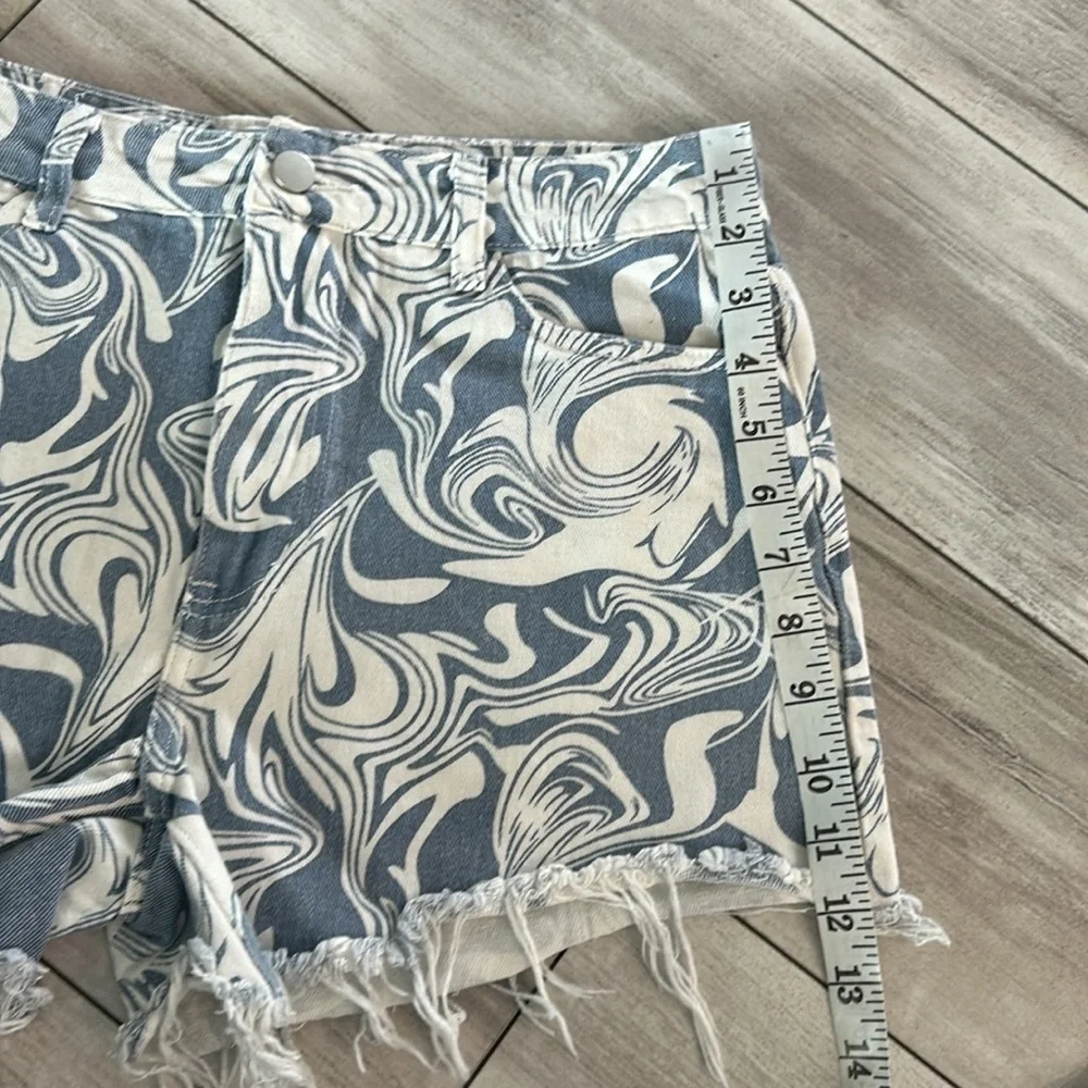 Cider blue swirl print jean shorts size Large